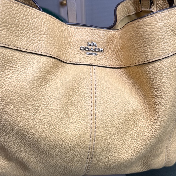 Coach Soft Yellow Leather Shoulder Bag - Picture 2 of 7